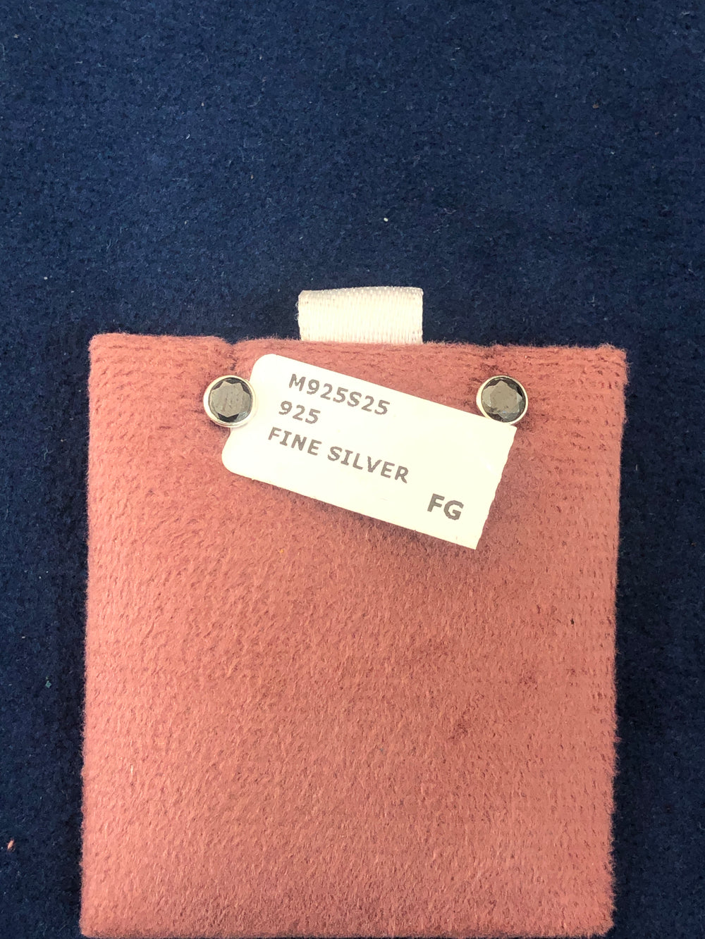 SAME EARRINGS BOX 40