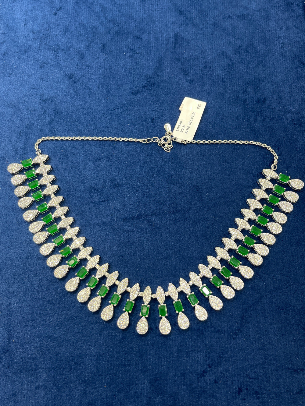 WOMEN'S NECKLACE