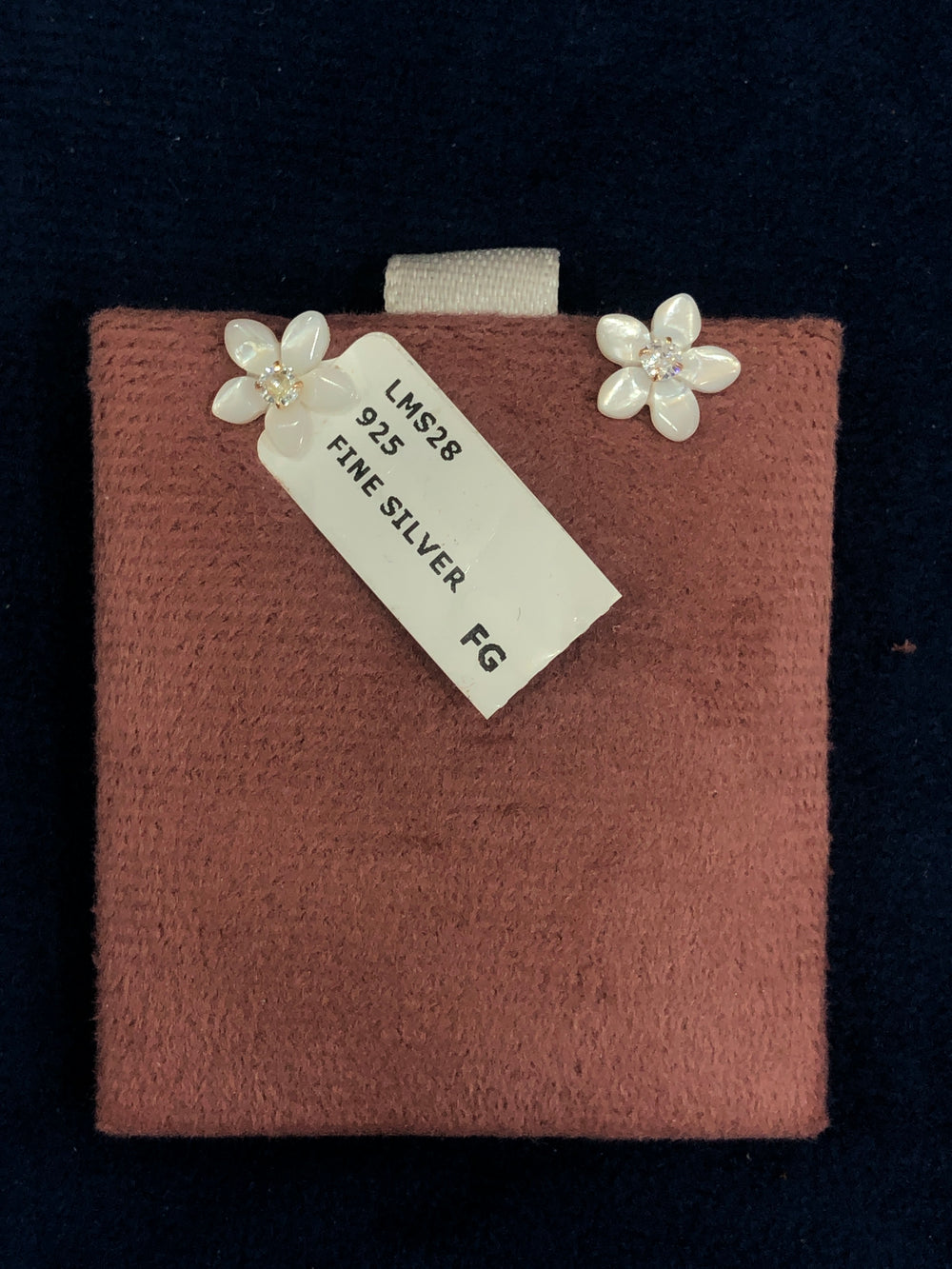 SAME EARRINGS BOX 40