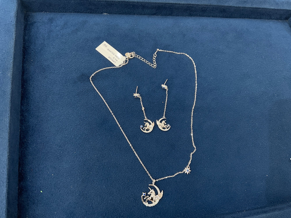 WOMEN'S PENDANT SET WITH CHAIN
