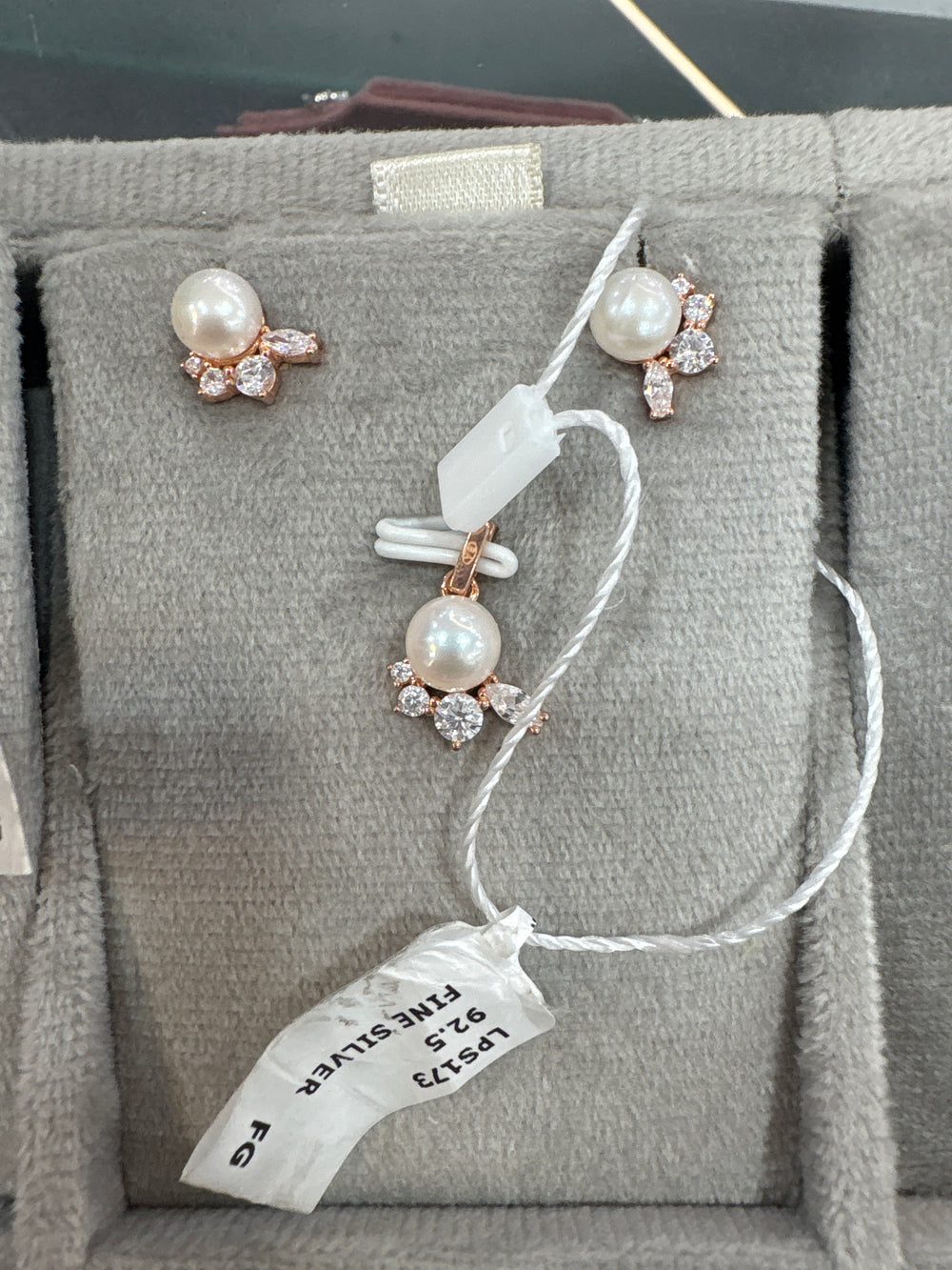 Women's Pendant sets