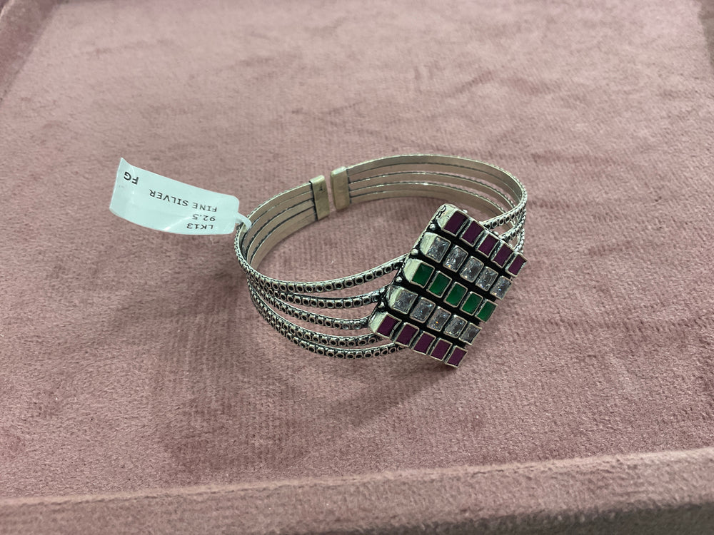 Women's Stiff Bracelet