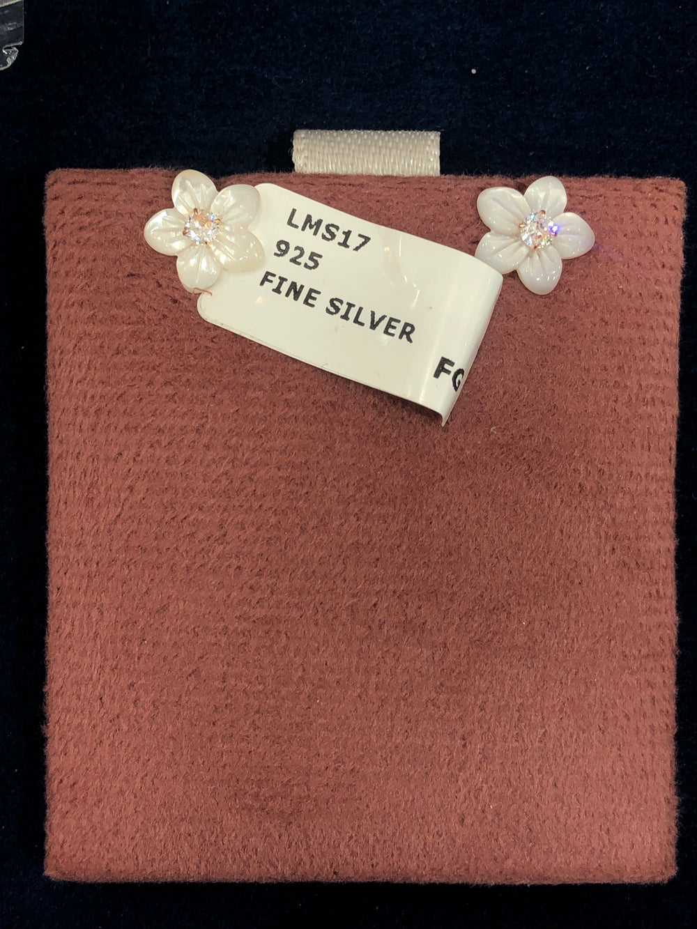 SAME EARRINGS BOX 40