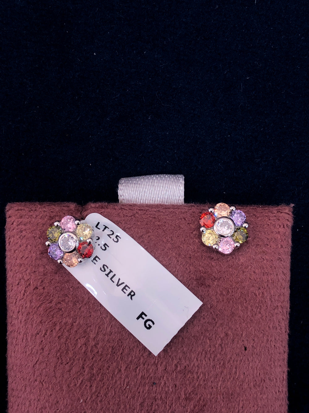 SAME EARRINGS BOX 40