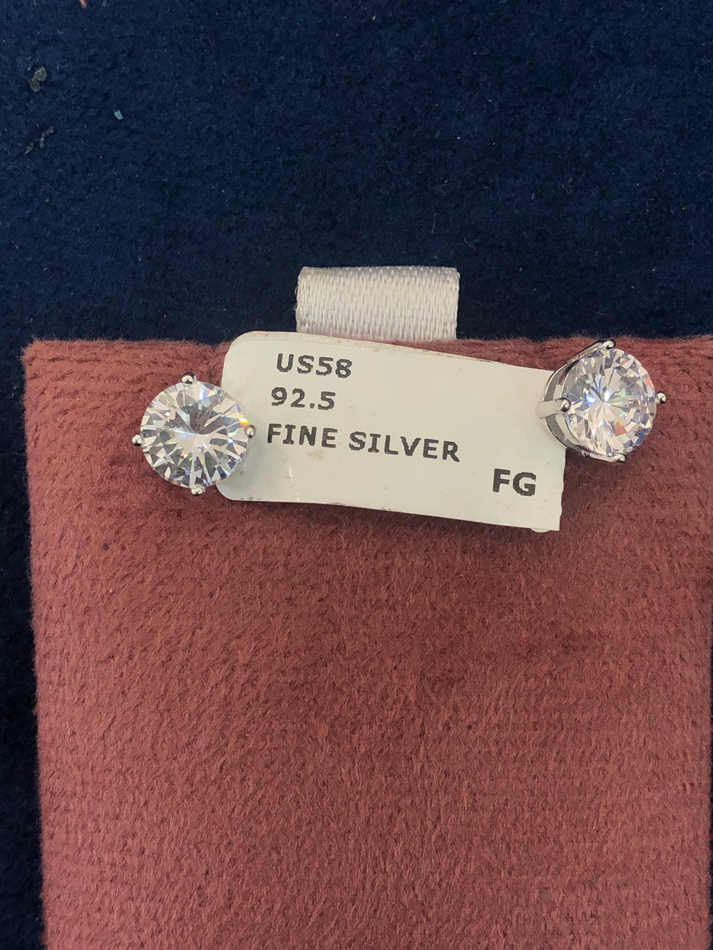 SAME EARRINGS BOX 40