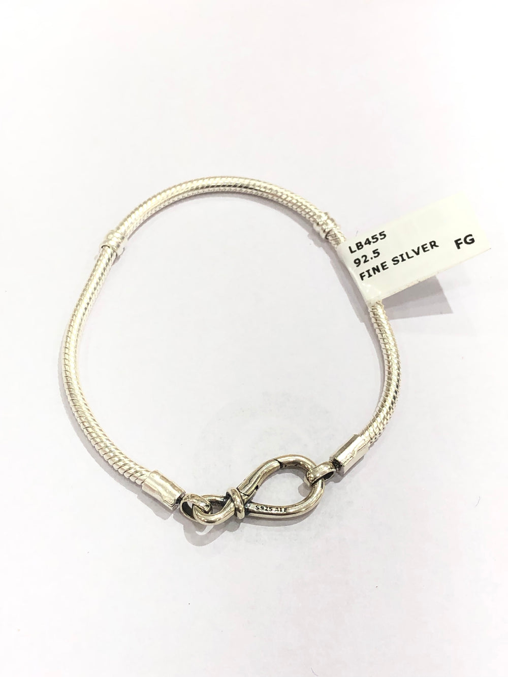 Women's bracelet