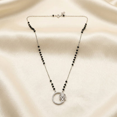 Flaneur 925 Silver Circular Halo Leaf Mangalsutra with Black Beads