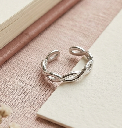 Serpentine Twist Minimalist Toe Rings