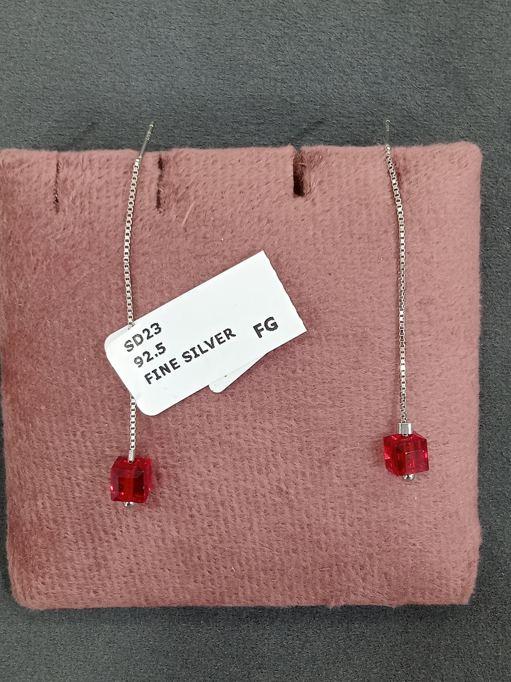 SAME EARRINGS BOX 40